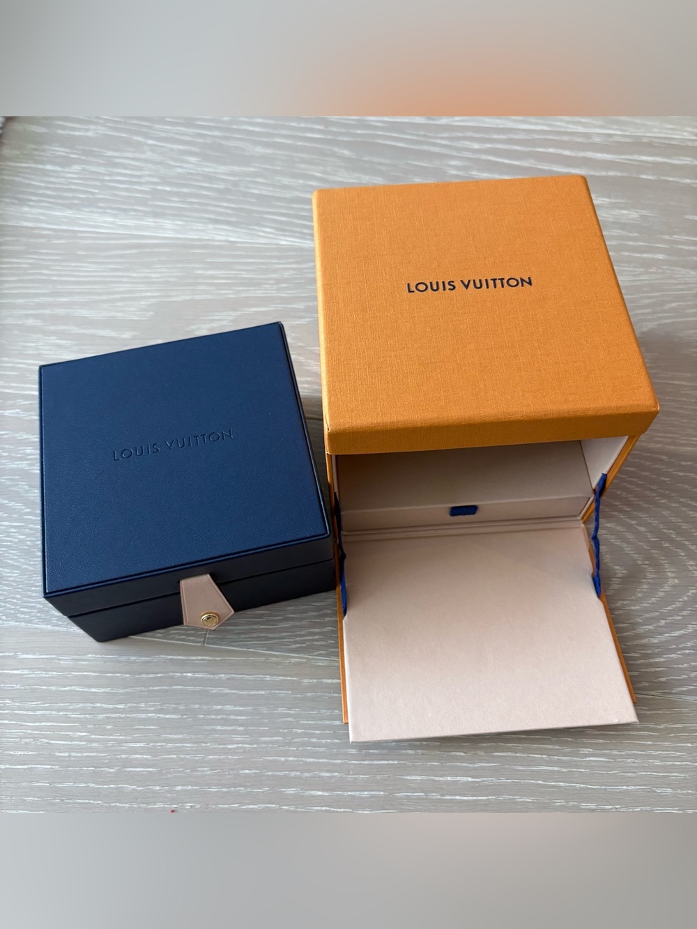 Louis Vuitton Necklace Accessory Jewelry Box — Navy Blue Leather with snap